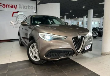 Alfa Romeo Stelvio AT8 Q4