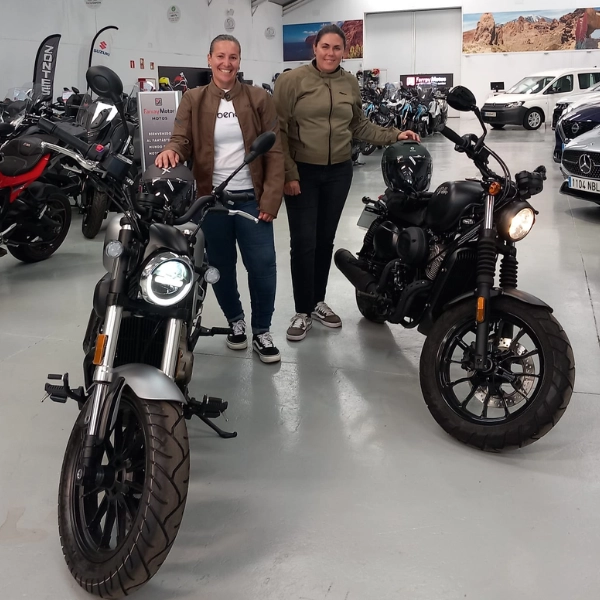 Entregas_Clientes_Farray_Motos_Yaiza_y_Davinia