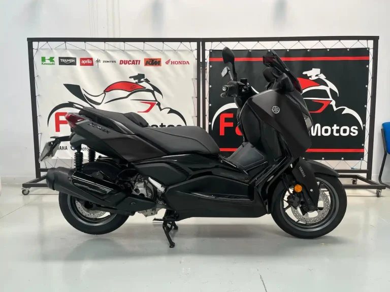 Yamaha XMAX 300