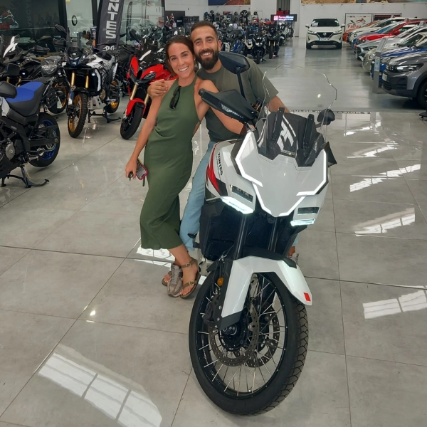 Entregas_Clientes_Farray_Motos_Alejandro_y_Cristina