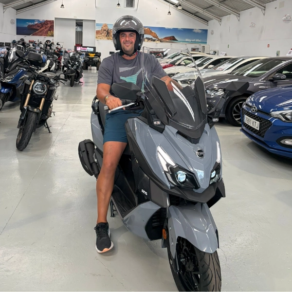 Entregas_Clientes_Farray_Motos_Brian