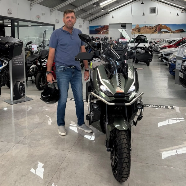 Entregas_Clientes_Farray_Motos_Paul_Bliss