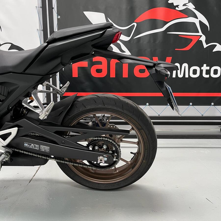 Honda CB125R